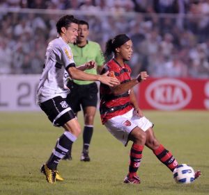 Flamengo luta, mas empata com Ceará no Presidente Vargas