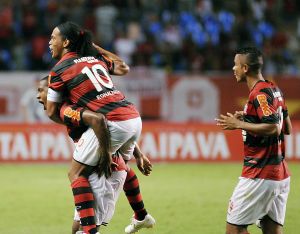 Por Ronaldinho e pelo Flamengo