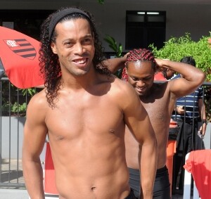 Ronaldinho: "Comemorar meu aniversário no Flamengo é especial"