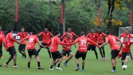 Time prega união contra o Coritiba para conseguir a primeira vitória no Brasileiro