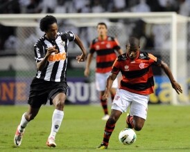 Amaral será titular contra o Flu e espera corresponder à altura do clássico