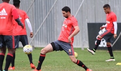 Flamengo realiza trabalho de finalizações e treino tático visando o próximo compromisso