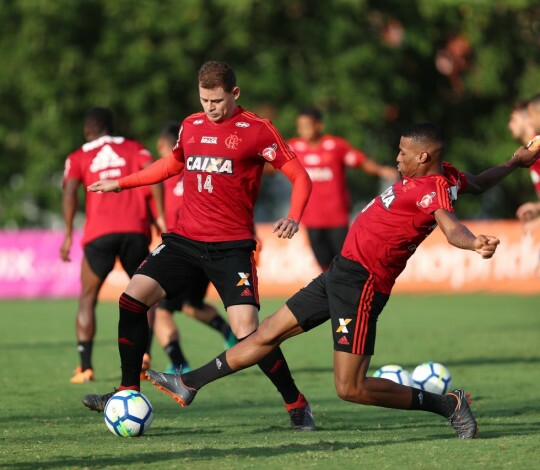 Focado no clássico, Flamengo se reapresenta no Ninho do Urubu