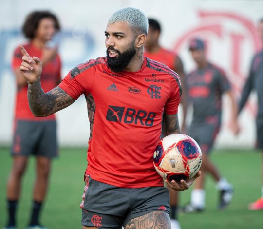 Elenco rubro-negro finaliza preparação para o Fla-Flu deste sábado (15)