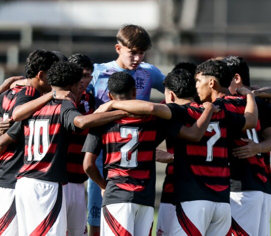 Flamengo empata em dois gols com o Fluminense