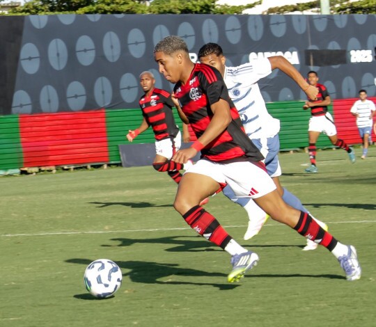 Derrota nos pênaltis tira o Flamengo do Brasileiro Sub-20