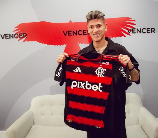 Jorge Carrascal é mais um reforço do Mengão