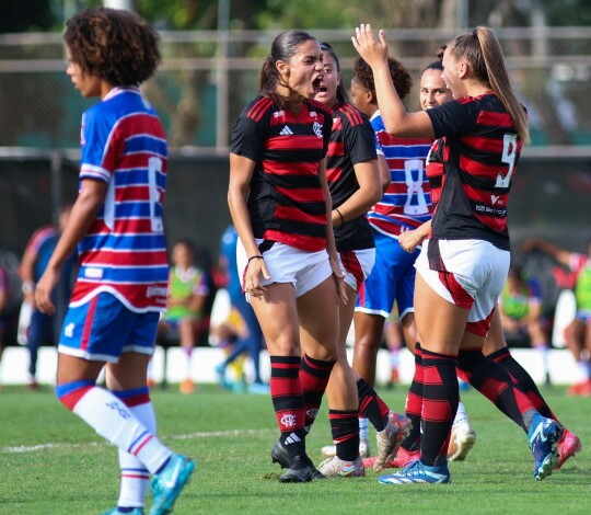 Mengão goleia o Fortaleza e avança pra semifinal do Brasileirão Feminino Sub-20