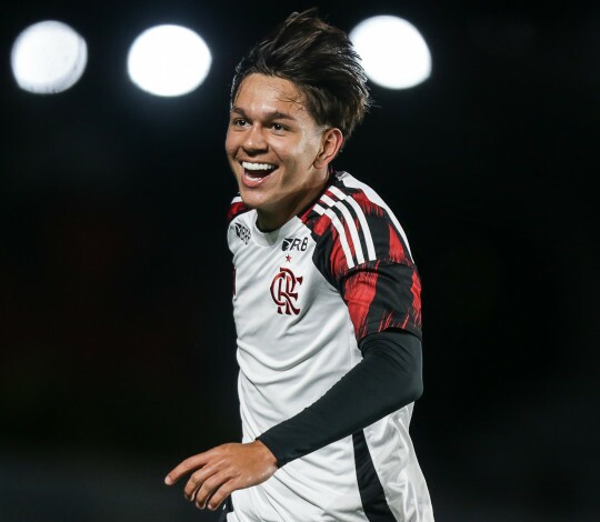 Flamengo vence o Vasco por 3 a 0, fora de casa, pelo Brasileiro Sub-17