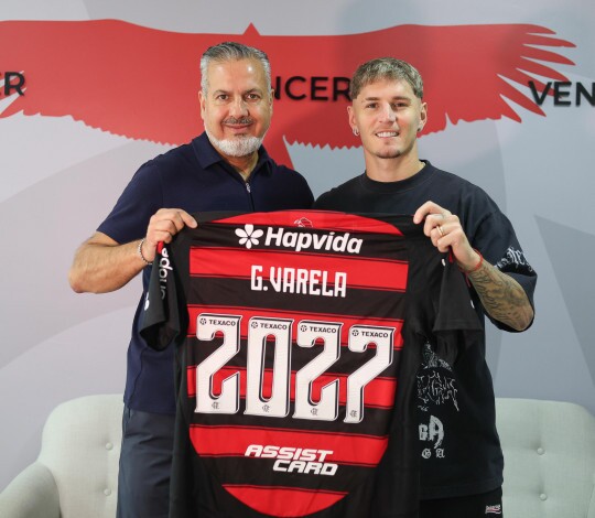 Flamengo renova contrato de Guillermo Varela até 2027