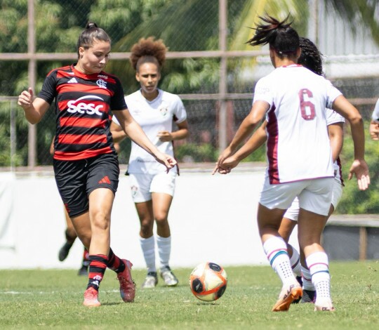 Flamengo empata com o Fluminense em 1 a 1 no jogo de ida da final do Carioca Feminino Sub-20