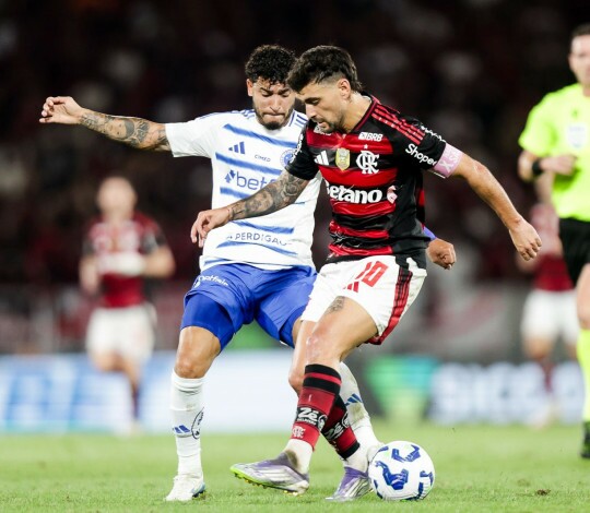 Empate frustrante no Maracanã: Flamengo não consegue furar defesa do Cruzeiro e perde chance na tabela