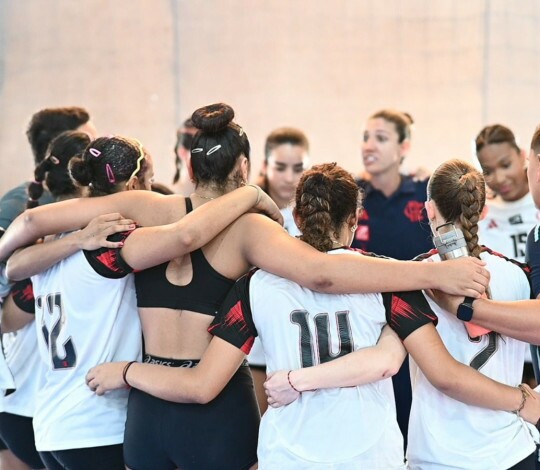 Invicto, Flamengo Sub-17 de vôlei decide o título neste domingo contra o Mampituba