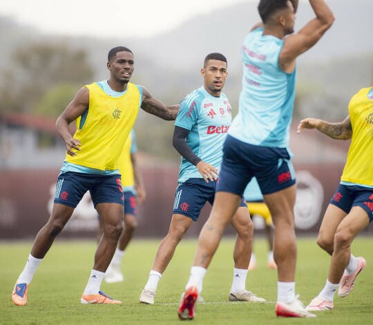 Flamengo segue a preparação para enfrentar o Santos, pela 33ª rodada do Brasileiro
