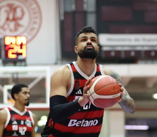 Fora de casa, Flamengo vence Paulistano e chega a décima vitória consecutiva no NBB