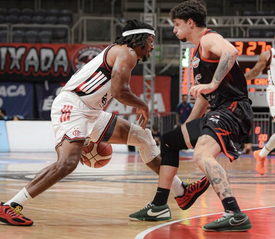 FlaBasquete domina Caxias do Sul e reassume a ponta do NBB