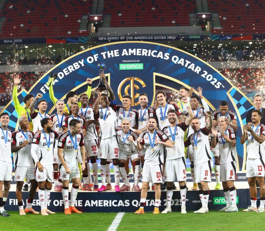 Com dois de Arrascaeta, Mengão vence o Cruz Azul e é campeão do Derby das Américas