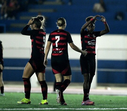 Com placar elástico, Flamengo vence Criciúma e avança de fase na Copinha Feminina