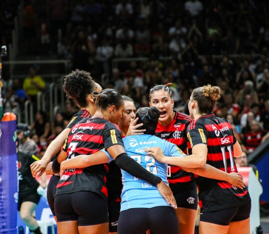 Sesc RJ Flamengo enfrenta o Sesi Bauru diante da torcida no Maracanãzinho