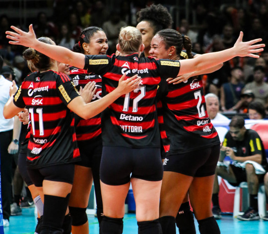 Sesc RJ Flamengo vence Sesi Bauru no Maracanãzinho e encosta na liderança da Superliga