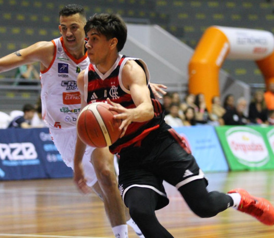 Flamengo é superado pelo Caxias do Sul por 76 a 74 fora de casa pelo NBB