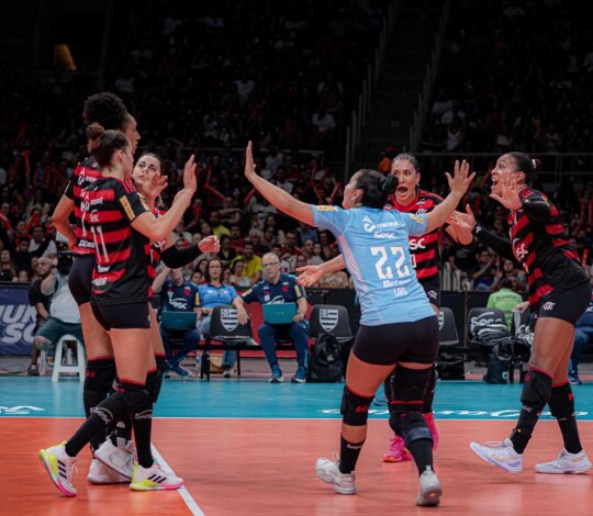 Sesc RJ Flamengo enfrenta o Dentil Praia Clube no primeiro duelo da semifinal da Superliga