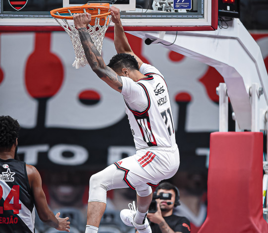 Flamengo vence o Vasco pelo NBB e rebaixa rival