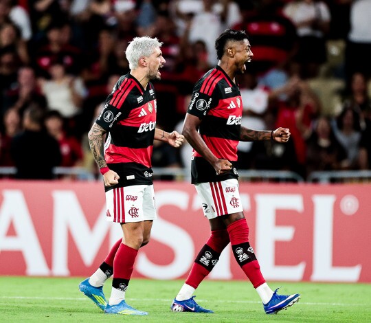 Flamengo goleia o Independiente Medellín e se mantém 100% na Libertadores