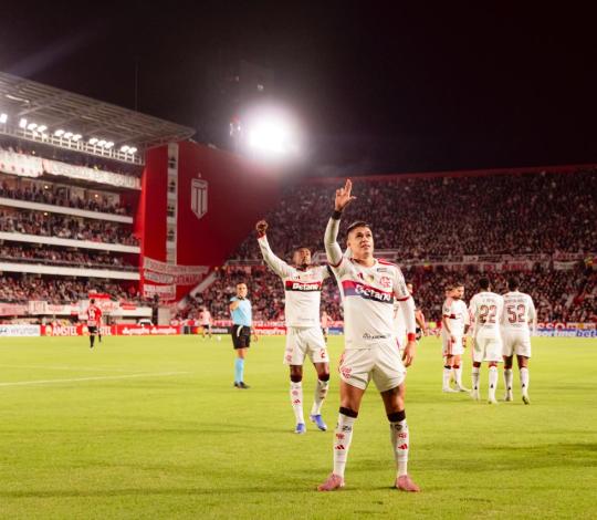 Flamengo empata com o Estudiantes, segue líder do Grupo A e invicto na Libertadores 2026