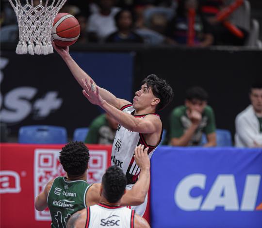 Flamengo volta a vencer o União Corinthians e vai às quartas de final do NBB
