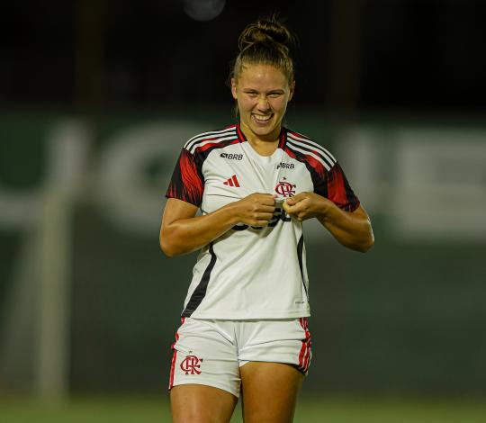 Com hat-trick de Brendha, Flamengo goleia o Internacional por 4 a 1 na semi do Brasileirão Sub-20