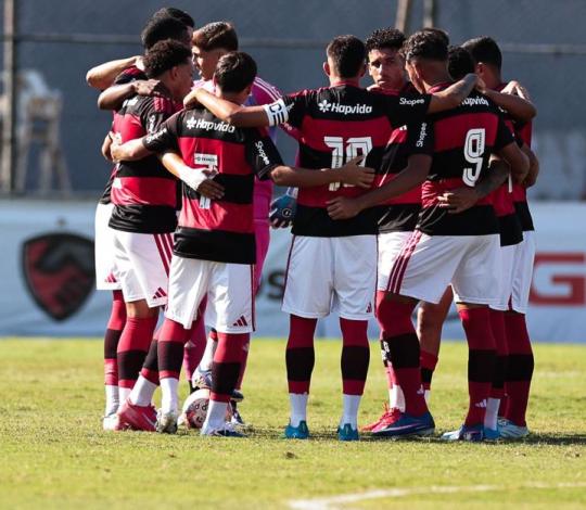 Flamengo enfrenta o líder do Brasileiro Sub-20