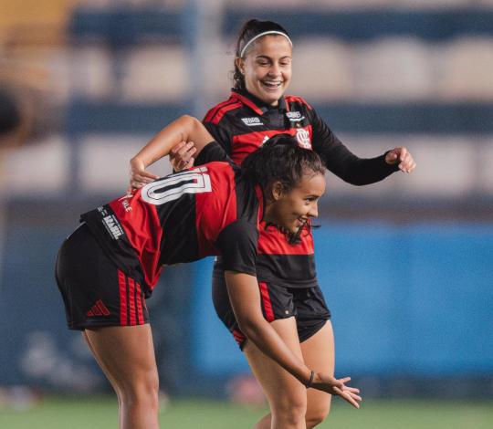 Flamengo goleia o Internacional por 5 a 2 e se garante na final do Brasileirão Feminino Sub-20