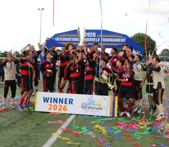 Flamengo vence o Ajax na final e fatura título sub-15 na Holanda