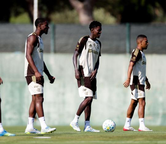 Flamengo segue a intertemporada em Portugal e enfrenta o River Plate em amistoso