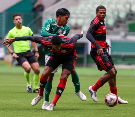Flamengo vence o Palmeiras fora de casa pelo Brasileiro Sub-17