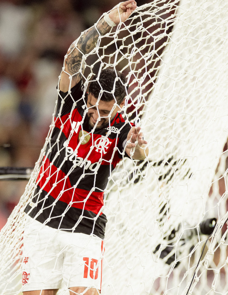 Flamengo vence o Madureira no Maracanã e abre vantagem na semifinal do Carioca 3 1771812345