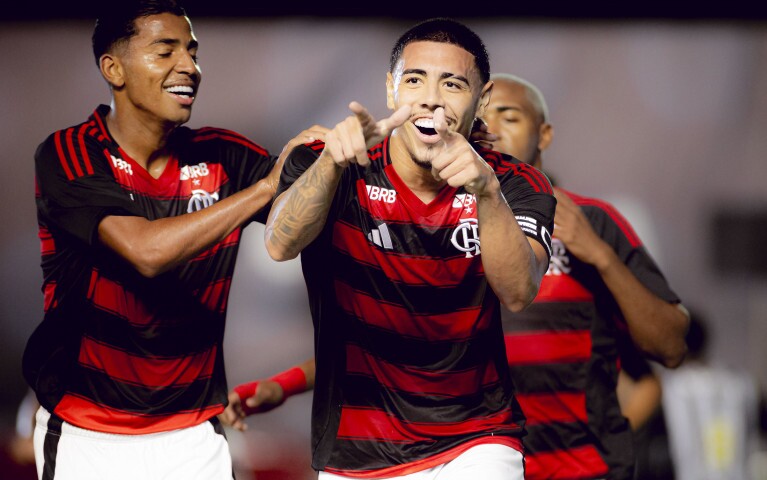 Flamengo e Bayer 04 Leverkusen celebram parceria com amistoso na Gávea
