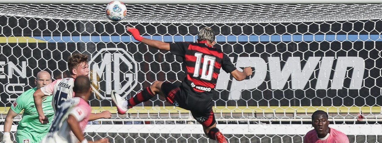 Flamengo goleia o Bayer Leverkusen em amistoso internacional na Gávea
