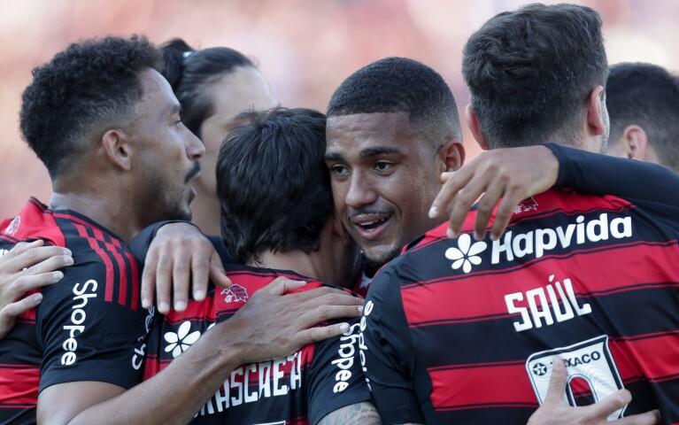 Flamengo lidera a tabela e as estatísticas do Brasileirão 2025