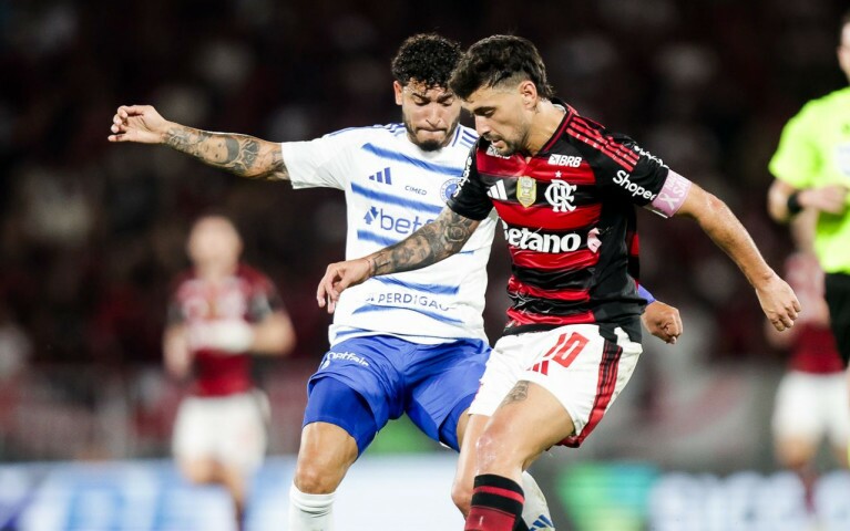 Em duelo pelo topo da tabela, Flamengo e Cruzeiro empatam sem gols no Maracanã