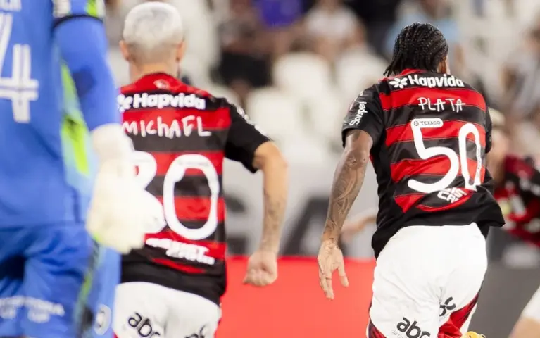 Flamengo vence Botafogo com autoridade e segue vivo na disputa pelo título nacional