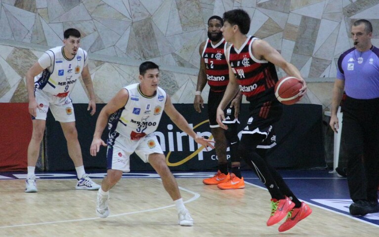 Fora de casa, Flamengo vence São José e chega ao quarto triunfo consecutivo no NBB