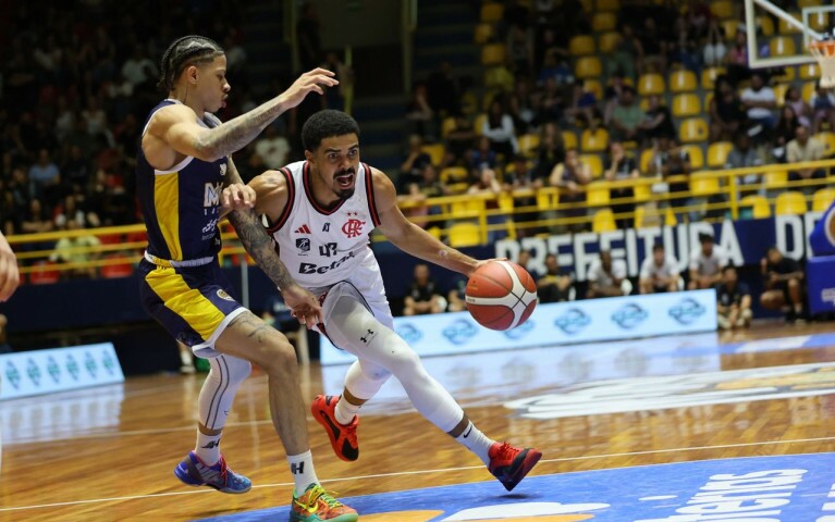 Com emoção! Alexey é decisivo no fim, Flamengo vence Mogi e segue invicto no NBB