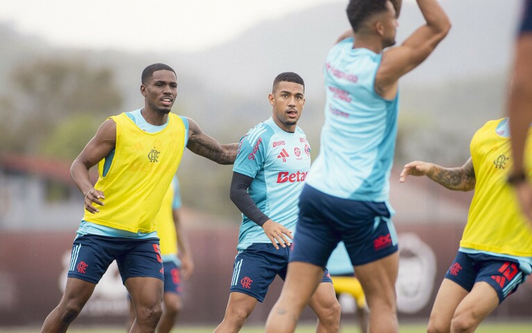 Flamengo segue a preparação para enfrentar o Santos, pela 33ª rodada do Brasileiro