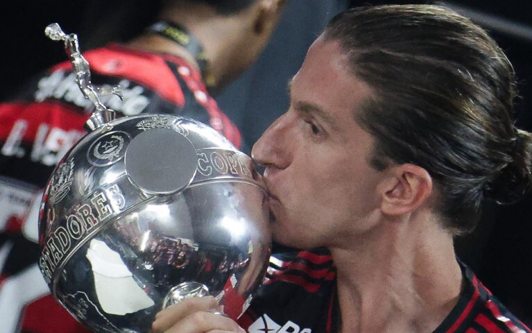 Flamengo renova com Filipe Luís até 2027