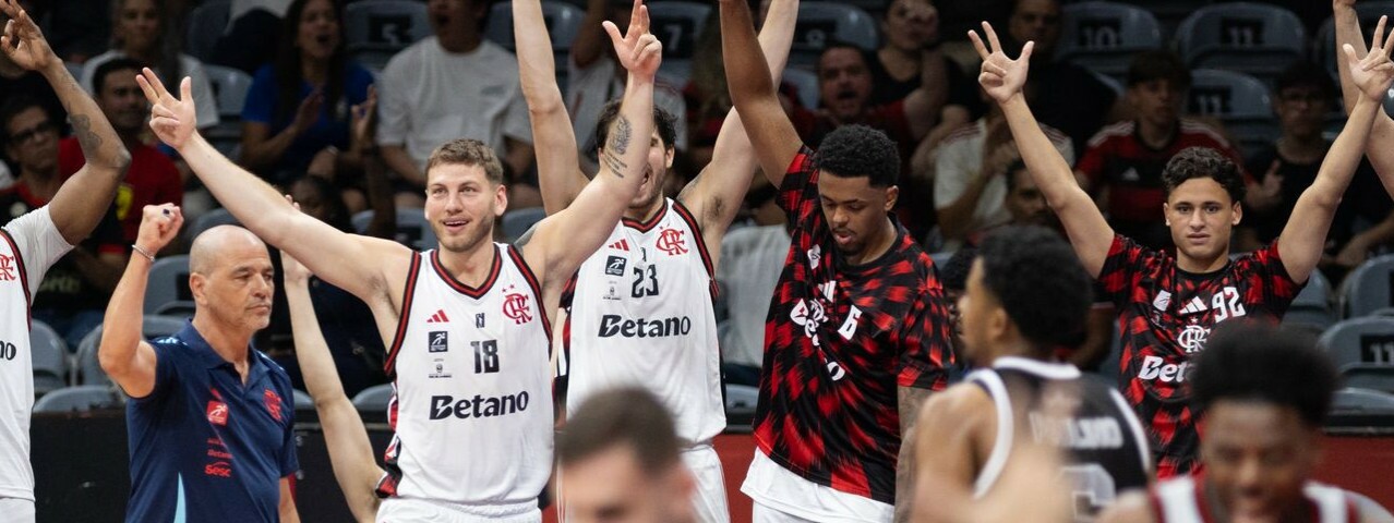 Flamengo atropela o Botafogo no Maracanãzinho e fecha 2025 em alta