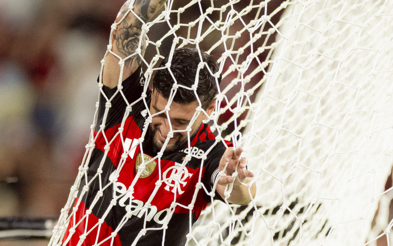 Flamengo vence o Madureira e abre vantagem na semi