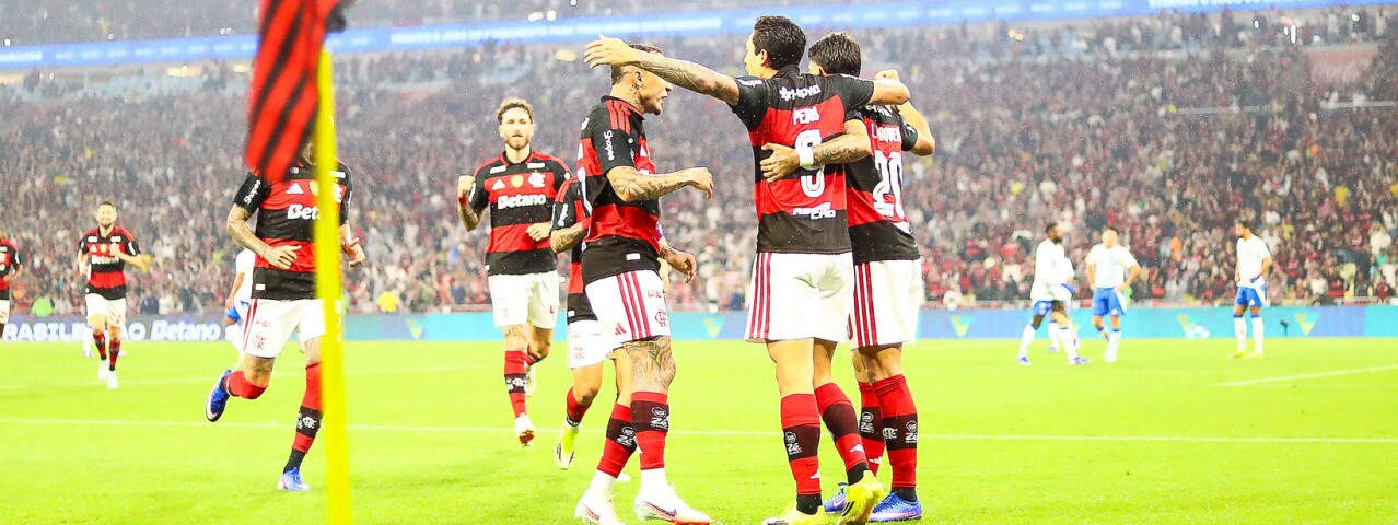 No duelo de reencontros, Flamengo vence o Cruzeiro no Maracanã pelo Brasileirão
