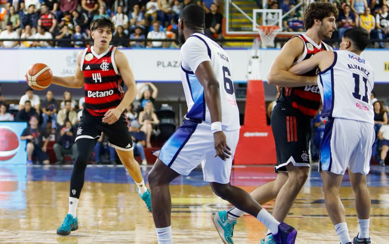 Com emoção nos últimos segundos, Flamengo vence o Astros e se classifica para o Final Four da BCLA